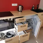 Cube By The River Апартаменти