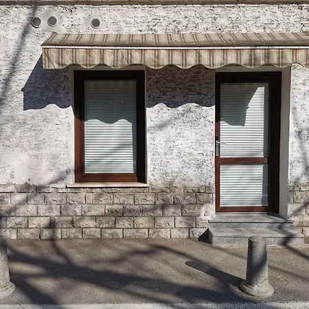 Appartement Cube By The River