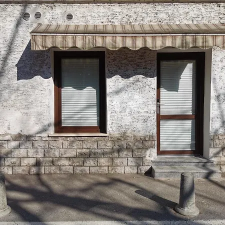 Cube By The River דירה *